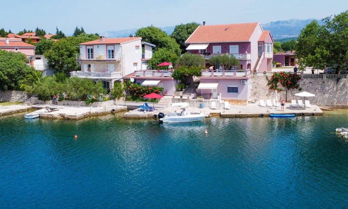 Obrovac Apartment | 45 m² Apartment ∙ 1 bedroom ∙ 4 guests