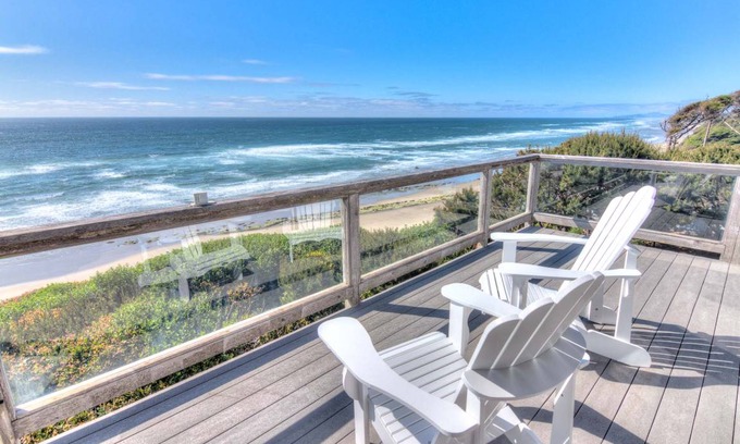 Seal Rock House | 454 m² House ∙ 5 bedrooms ∙ 10 guests