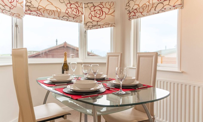 Mullacott Cabin | 46 Meadow View Lodge - 3 Bed-sleeps 6-TJS46MV