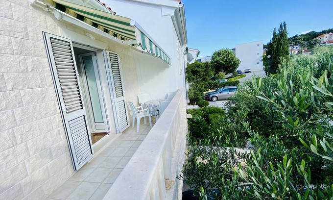 Postira Apartment | 47 m² Apartment ∙ 2 bedrooms ∙ 4 guests