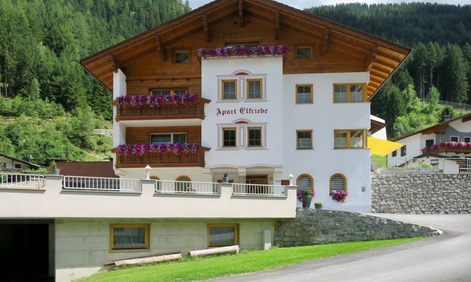 See Apartment | 47 m² Apartment ∙ 2 bedrooms ∙ 5 guests