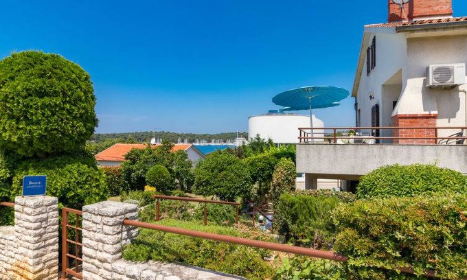 Pjescana Uvala Apartment | 48 m² Apartment ∙ 2 bedrooms ∙ 4 guests
