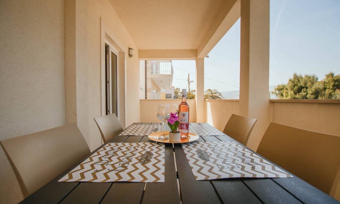 Municipality of Trogir Apartment | 48 m² Apartment ∙ 2 bedrooms ∙ 4 guests