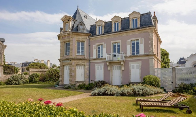 Saint-Regnobert-de-la-Cote-de-Nacre Apartment | 49 m² Apartment ∙ 2 bedrooms ∙ 4 guests