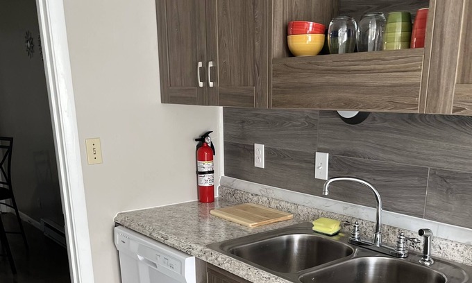 Summerlee House | 498 D Terry Ave. Traveling Nurses Welcome!