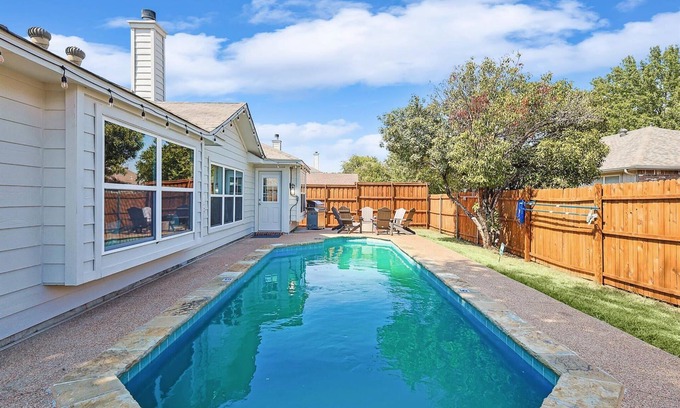 Saginaw House | 4BD,2BA Saginaw Sanctuary - Pool, Firepit, Laundry