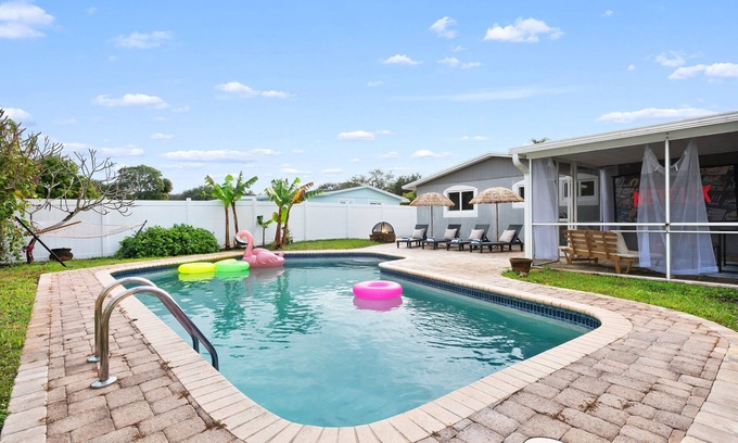 Plantation House | 4BD w/Heated Pool, Game Room & BBQ - Beach Nearby