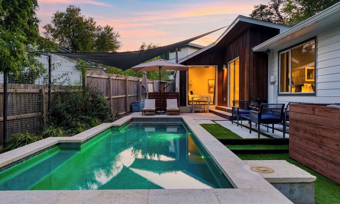 Tarrytown House | 4BDR House w/Pool & Guest House in Central Austin