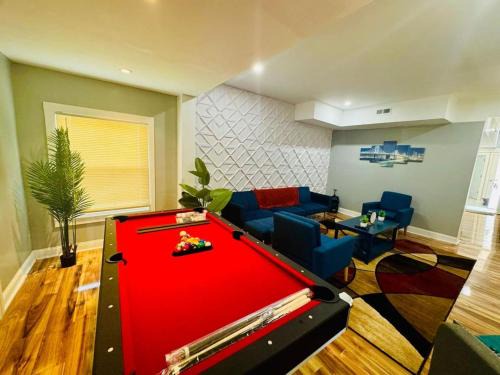Buffalo House | 4BR-1.5BA Electric Vehicle Charger-25min Falls