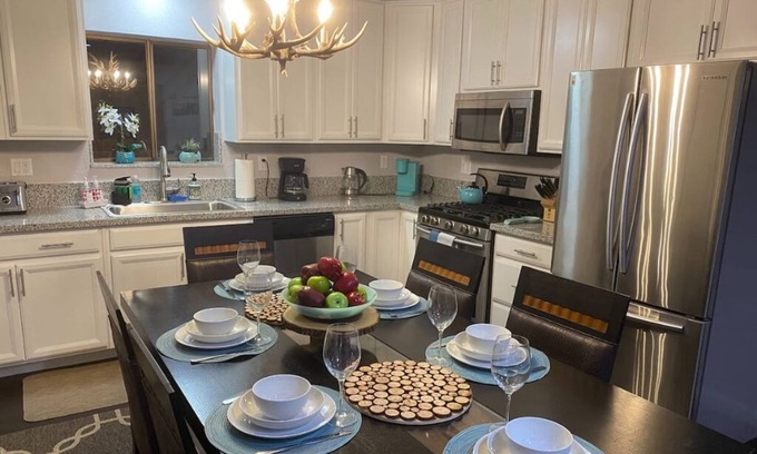 Tahoe Paradise House | 4BR/5BED *Newly Remodeled* Lake Tahoe Happy Place