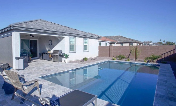 Glendale House | 4BR Home Near State Farm Stadium with Pool & Patio