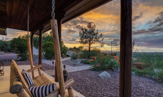 Catalina House | 4BR Mount Lemmon Retreat Hot Tub-Pool - Sleeps 18!