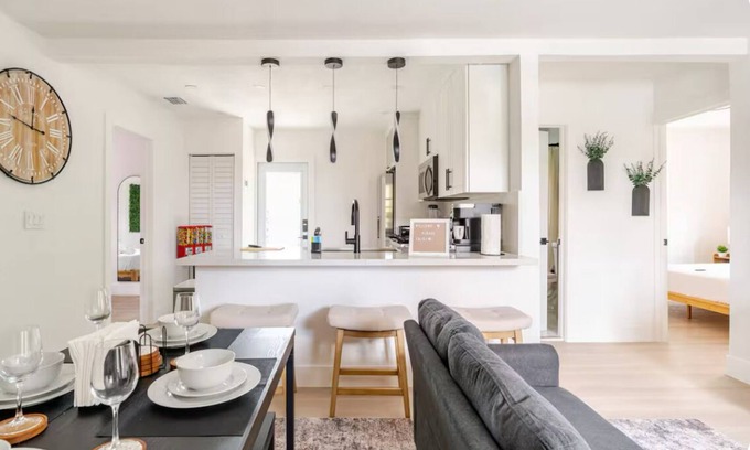 Little Haiti House | 4BR Near Wynwood, Design District, Beach, Brickell Near Little Havana + Parking