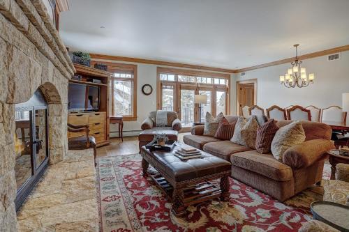Avon Apartment | 4Br Ski in Ski Out the Top of Bachelor Gulch condo