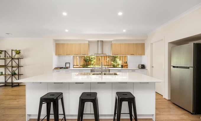 Torquay House | 4BR Torquay Haven - Up to 8 guests!