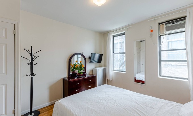 East Harlem Apartment | (4D) 1 Bedroom Apt Just Off Park Ave