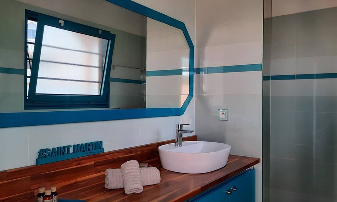 Nettle Bay Apartment | 4ever Studio Rénové, vue Lagon, Pieds Dans L'eau