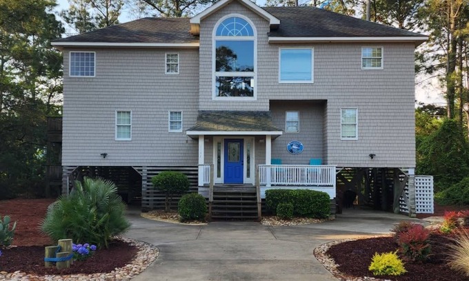 Currituck County House | 4min Walk to Beach with Resort Pool, Gym, Hot Tub