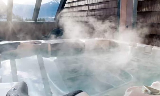 Canmore Condo | #5 - 405 · Amazing Penthouse-Private Hot Tub #5 of 5 - 405