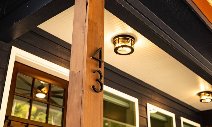 Sautee Nacoochee Cottage | 5.5mi to Helen - Couples Shower - Private Fire Pit