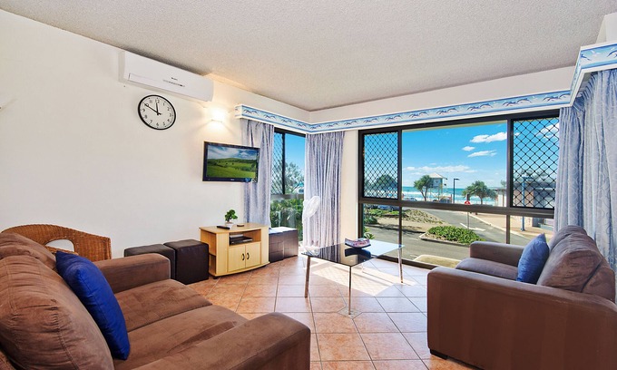Maroochydore House | 5 Allawah - Opposite the beach