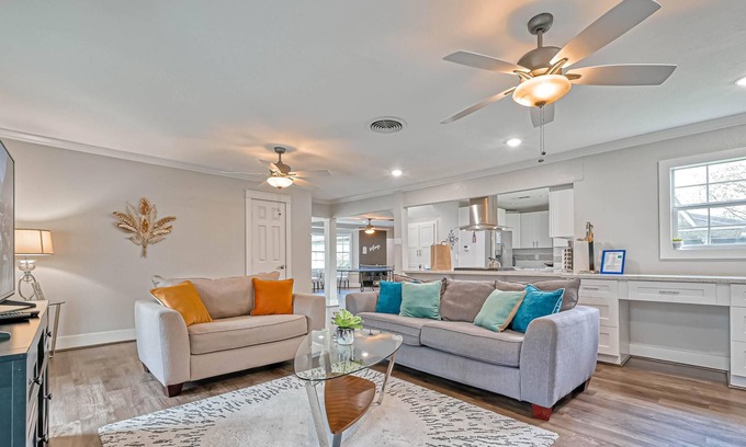 Willow Meadows/Willowbend Area House | 5 BD, 3 BT near NRG & Texas Medical Center | Upscale | Clean