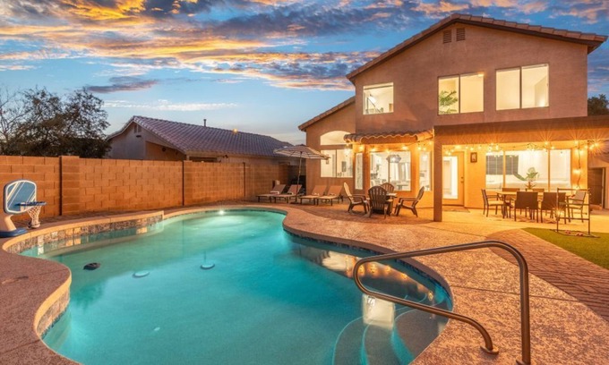 Gilbert House | 5 BD Gilbert Home, 4 Min to Downtown & Heated Pool