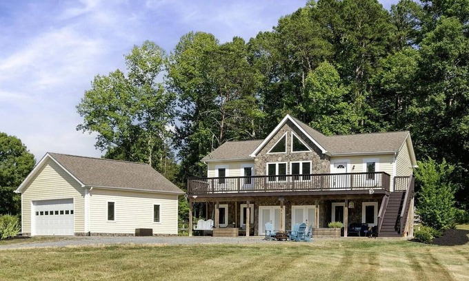 Louisa House | 5 BDRM Dog Friendly, Lake Access Getaway w/Playground, Fire Pit & more