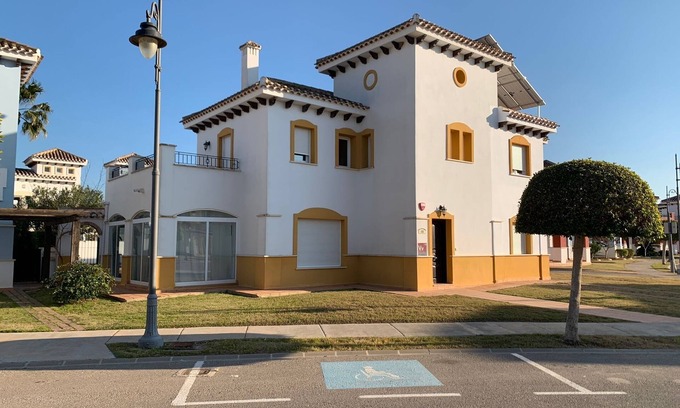 Torre-Pacheco Villa | 5 bed 4 bathrom with private heated pool and large outdoor garden