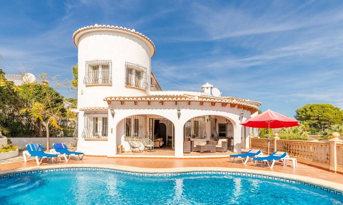 La Sabatera Villa | 5 bed 5 bath villa, short walk to centre of the lovely seaside town of Moraira.