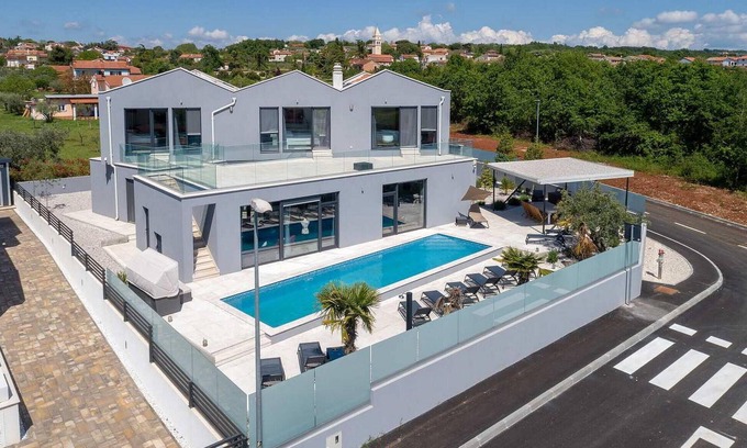 Labinci House | 5 bedroom accommodation in Kastelir-Labinci