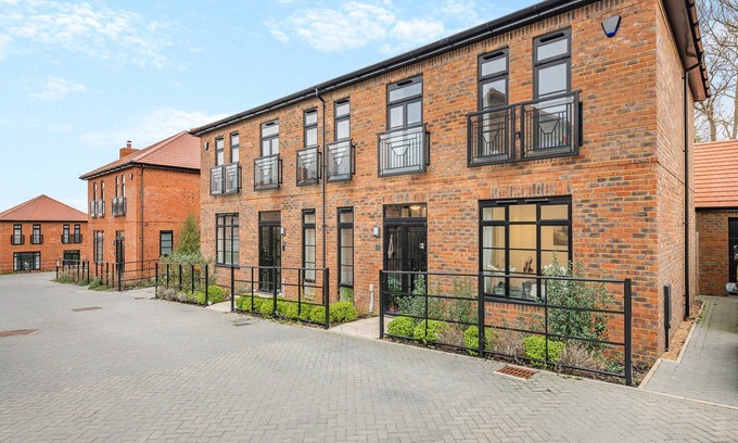 Canterbury Cottage | 5 bedroom accommodation in Canterbury