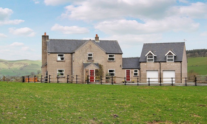Oswestry Cottage | 5 bedroom accommodation in Llansilin, near Oswestry