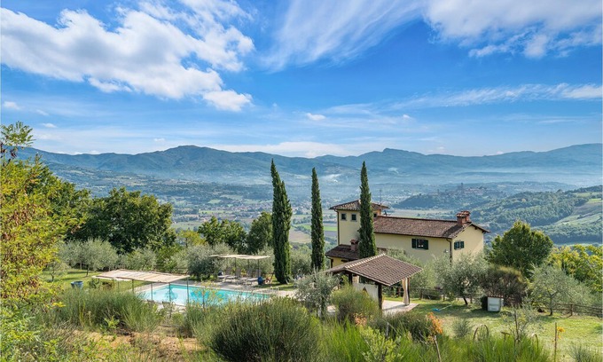 Starda House | 5 bedroom accommodation in Poppi (AR)