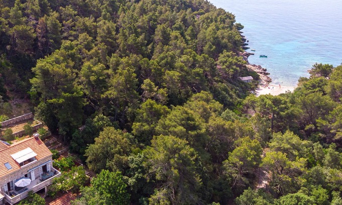 Cara House | 5 bedroom accommodation in Pupnat