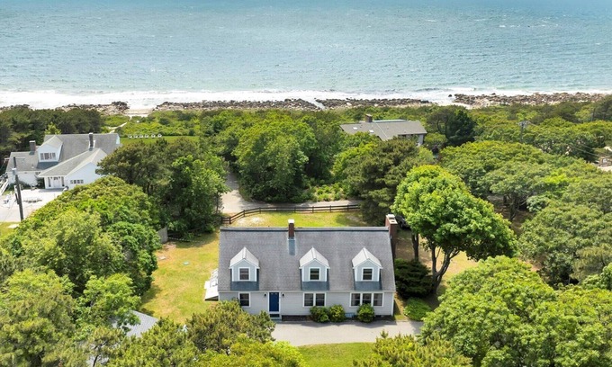 Cataumet House | 5-Bedroom Cape Cod Retreat on Scraggy Neck