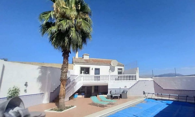 Zagra House | 5 Bedroom House, Private Pool & Outside Kitchen