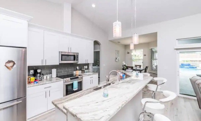 Bay Port Colony Resort | 5 Bedroom Luxury Resort Style Pool House
