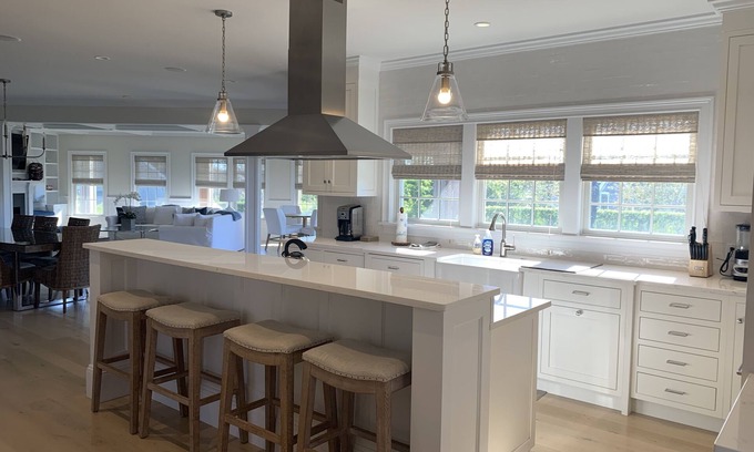 Nantucket Town House | 5 Bedroom, new build with pool