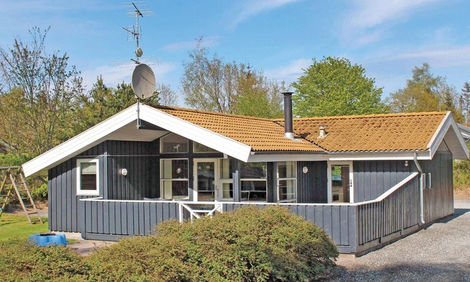 Bønnerup Strand House | 5 bedroom nice home in Glesborg