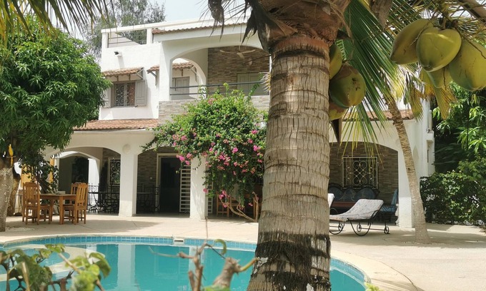 La Somone Villa | 5-BEDROOM VILLA WITH POOL AND LARGE ENCLOSED GARDEN
