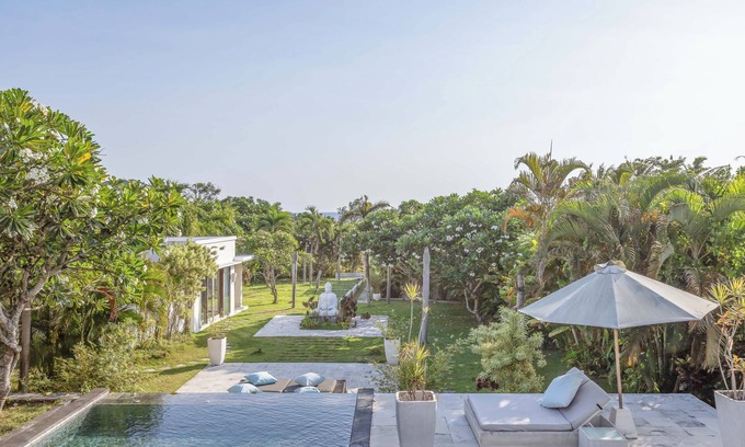 Cemagi House | 5 BR Mansion 180 Ocean view