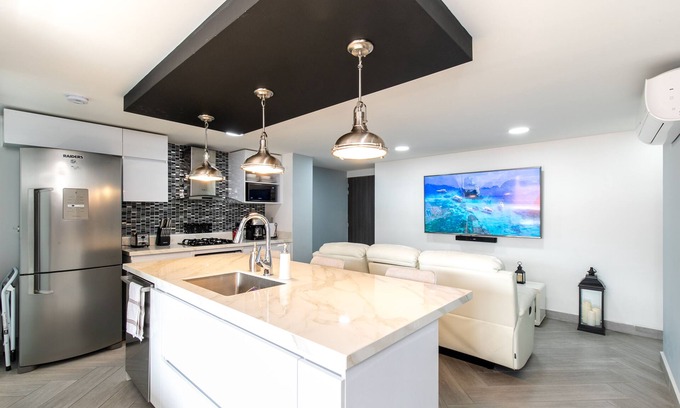 Sabaneta Condo | 5* Luxurious 2B/2B/2T condo in front of famous Parque de Sabaneta
