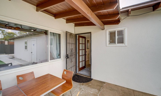 Bakersfield Apartment | ~ 5 Mi to Downtown: Cozy Bakersfield Studio Rental