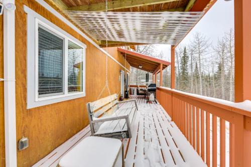 Cohoe House | 5 Mi to Kasilof River Forest-View Retreat with Deck