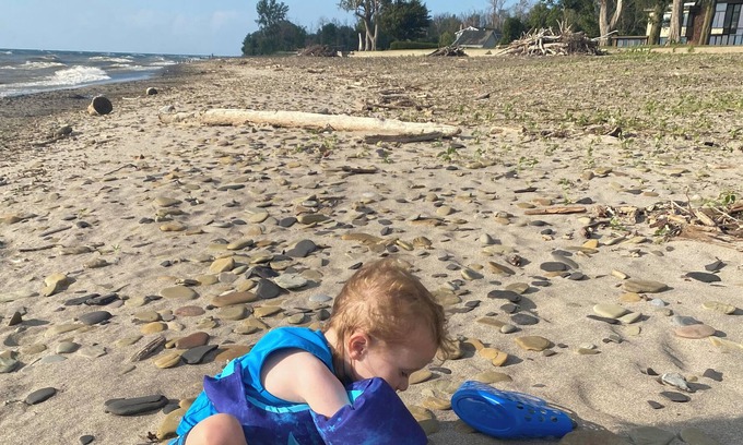 Dunkirk Cottage | .5 Miles To Public Sanded Beach - it's "5 O'Clock Somewhere" on Lake Erie