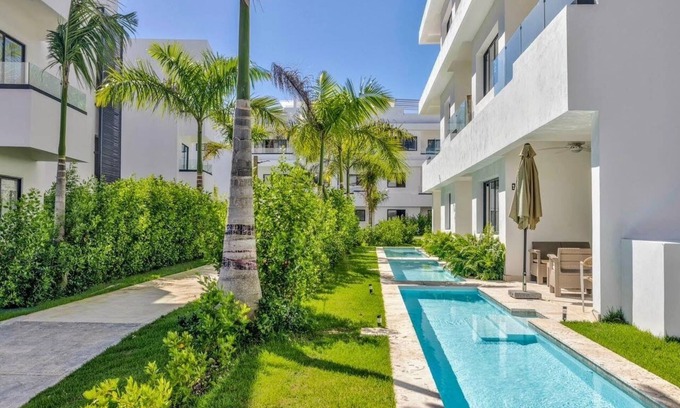 Bavaro Apartment | 5 min Drive to Beach - Beach Equipment - Private Spool - Fast Wi-Fi + Car Option