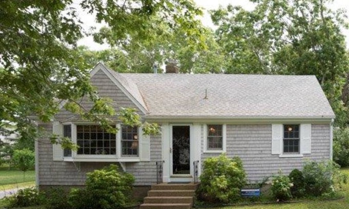 Popponesset Cottage | 5-min Walk to Beach - Classic Cape Cottage w/Outdoor Shower and Back Deck
