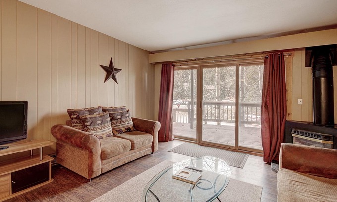 Mountain House Condo | 5 Minute Walk to the Lifts/Pool and Hot Tub Access/Private Patio