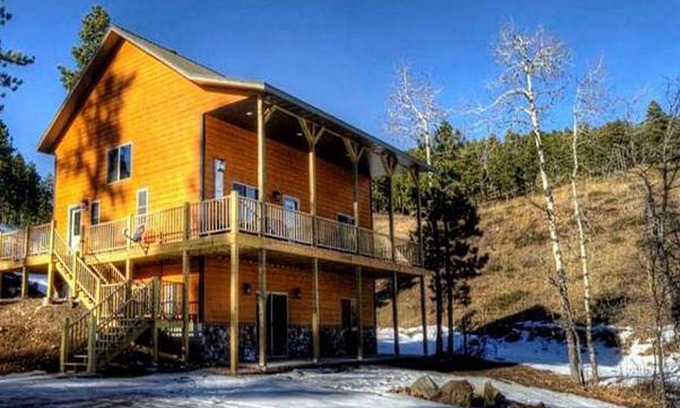 Deadwood Cabin | *5 Minutes From Deadwood, * Sweeping Views, * Outstanding Locale